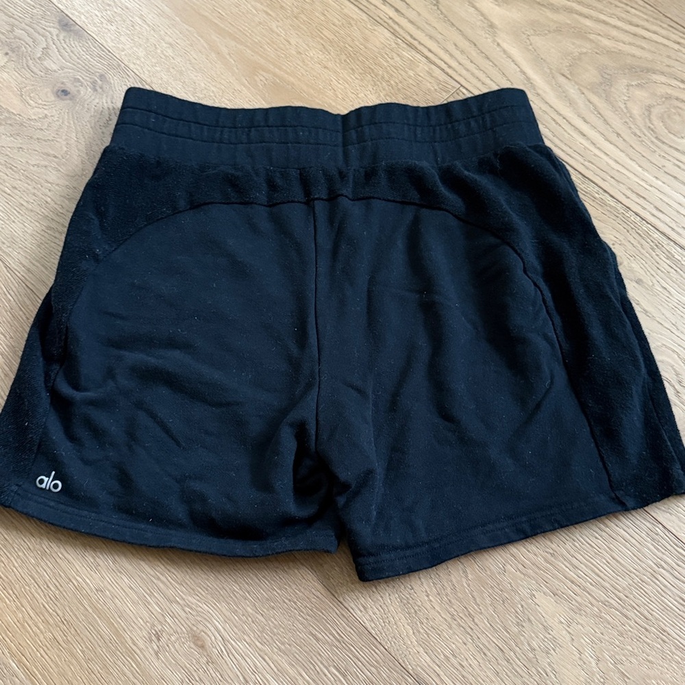 Alo Yoga Avenue Sweat Short, Large - Picture 4 of 4